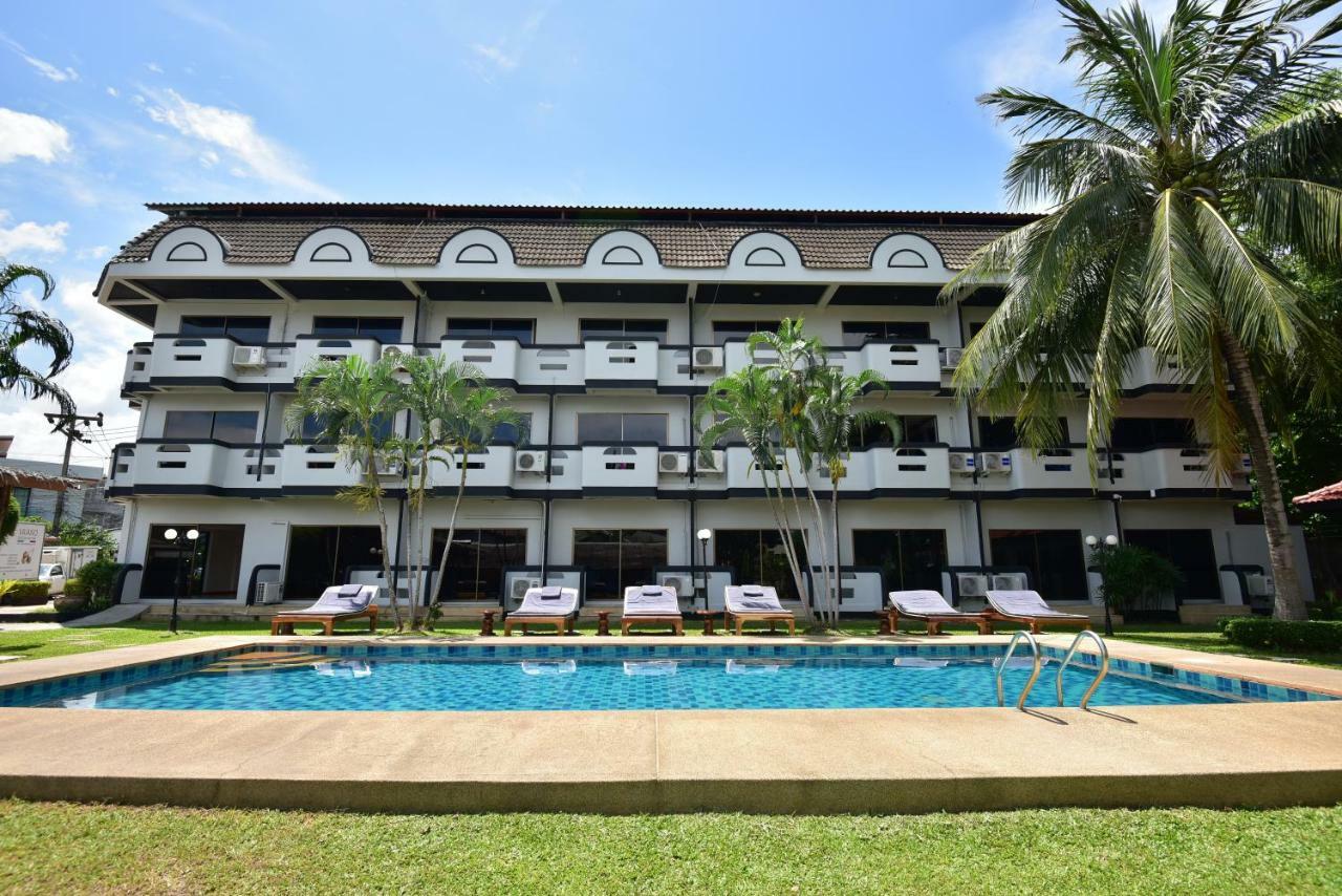 Nr Nanai Patong Hotel Exterior photo